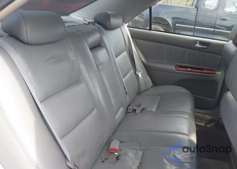 2003 Toyota Camry Xle z USA, uszkodzony, nr VIN 4T1BE30K83U774597